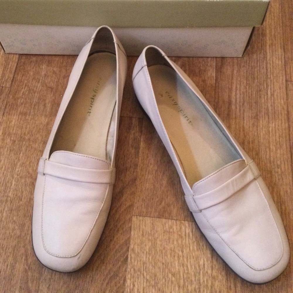 Easy Spirit Leather Ivory Loafers